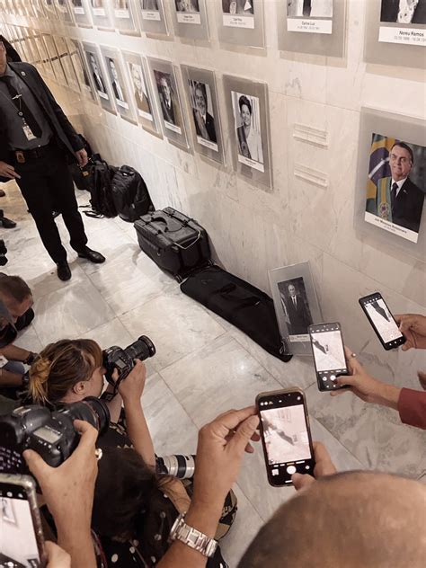 CHOQUEI On Twitter VEJA Foto Do Ex Presidente Michel Temer Cai Na