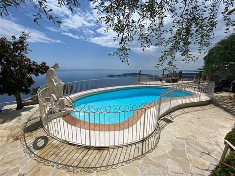 How to Visit the Village of Eze, France