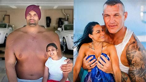 Lutadores Da Wwe Que Namoram Mulheres Metade De Seu Tamanho Youtube