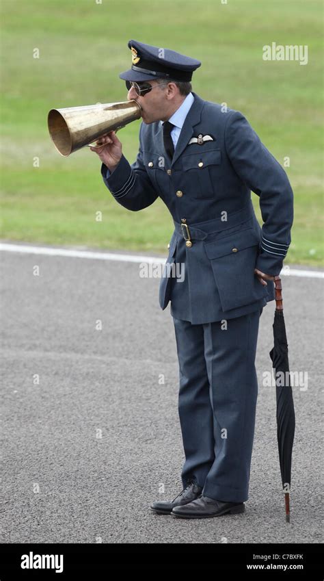 Raf officer hi-res stock photography and images - Alamy