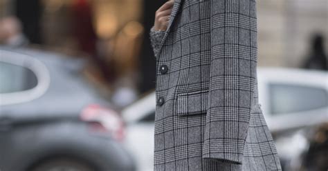 Streetstyle: серебряная обувь | Vogue UA