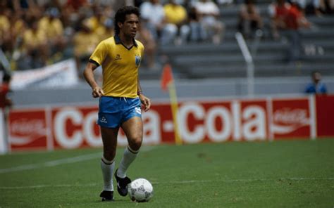 Os 20 Melhores Jogadores Brasileiros Da História Futebol 365 Dias Do Ano