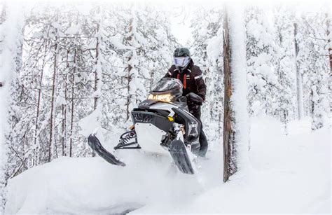 Safari En Moto De Nieve De La Aurora Boreal En Rovaniemi