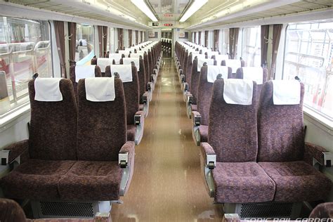 座席探訪 東武鉄道 200系 特急「りょうもう」 台鐵「普悠瑪（プユマ）」塗装編成 －車内の座席・設備の画像集