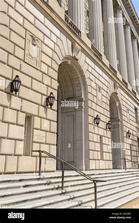 Irs building hi-res stock photography and images - Alamy