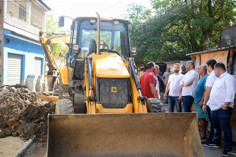 Rodrigo Drable acompanha obras nos bairros São Silvestre e Bom Pastor