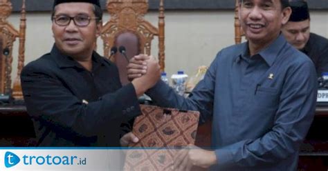 DPRD Sahkan APBD Makassar Sebesar RP 5 6 T