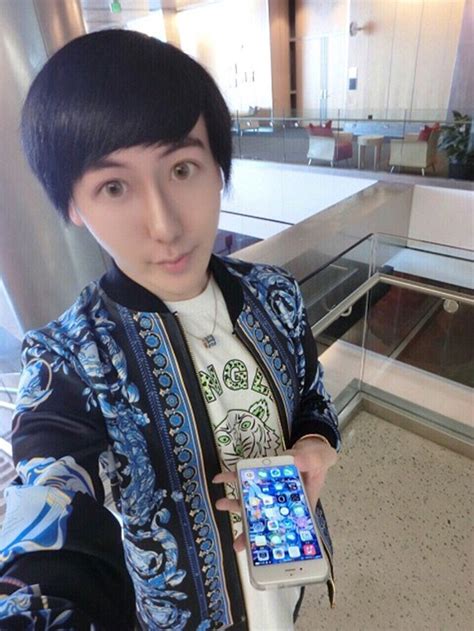 Chinese Male Model Liu Zichen Who Posts Disturbing Nude Selfies Faces Backlash Daily Mail Online