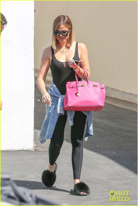 Photo Khloe Kardashian Flaunts Her Toned Abs In Black Bodysuit 03 Photo 3948395 Just Jared