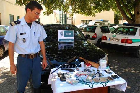 Dois Suspeitos De Tr Fico De Droga Em Pris O Preventiva