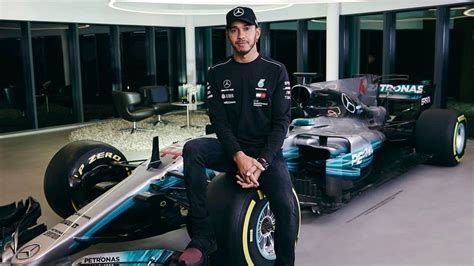 Lewis Hamilton Biography, Family, F1 Career, Achievements, Awards ...