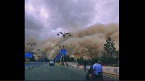 Video Badai Debu Raksasa Terjang China Viral Warga Tak Bisa Lihat