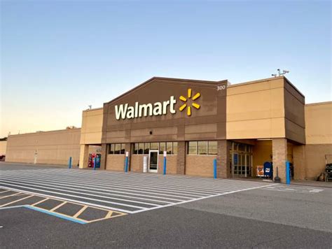 150+ Walmart Building Facade Exterior Stock Photos, Pictures & Royalty-Free Images - iStock