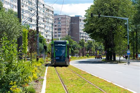 Moment Istoric Tramvaiele Circul Din Nou Pe Str Zile Ora Ului Re I A