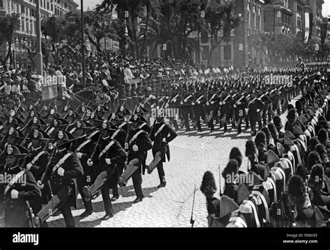 Marzo De Fascistas Italianos En Roma Fotograf A De Stock Alamy