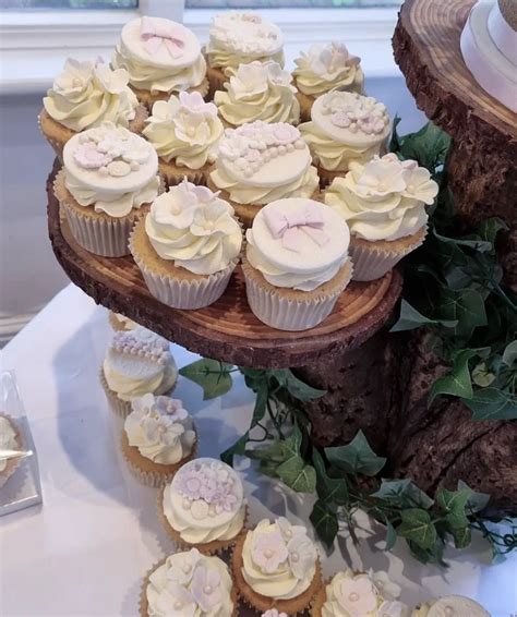 Rustic Wedding Cake And Cupcakes Mels Amazing Cakes