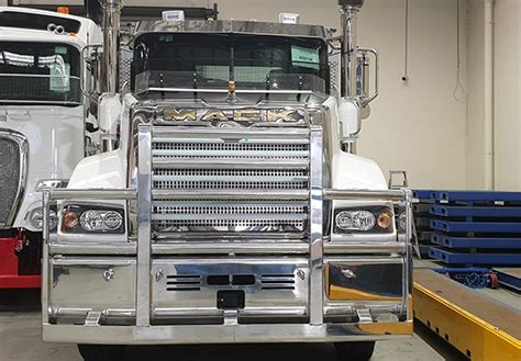 Mack Superliner Titan Acmbullbars