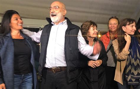 Ahmet Altan Ve Nazl Il Cak Tahliye Edildi Eride Binlerce Masum