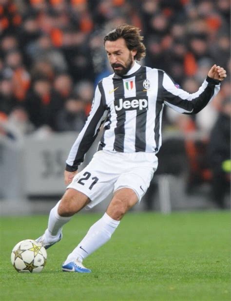 Andrea Pirlo Un Futbolista Italiano Desempe A A Posicion De