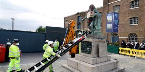 Reino Unido Revisa Sus Estatuas De Negreros Mientras Prosiguen Las