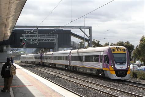 Vlocity Vl10 And Classmate On The Down At West Footscray Wongms Rail