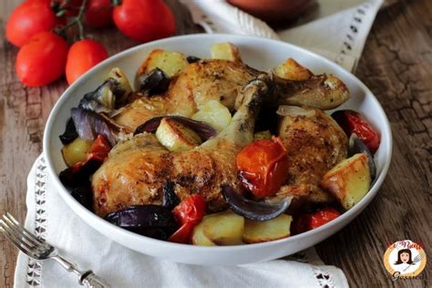 Ricetta Delle Cosce Di Pollo Al Forno Con Contorno Di Patate Cipolle E