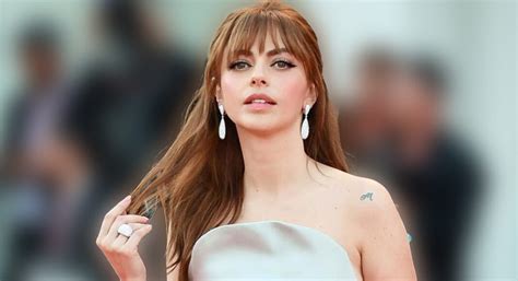 Annalisa Posta Una Foto In Bikini Il Suo Corpo Fa Invidia A Tutte