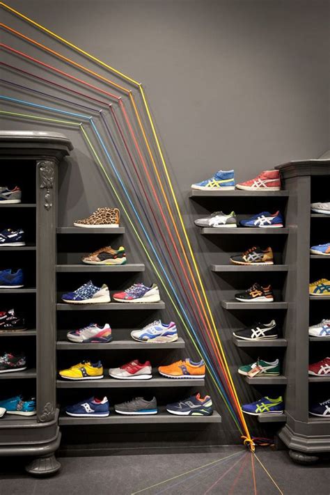 Pin By Sejin Kim On Gfore Shoe Store Design Shoe Wall Store Design