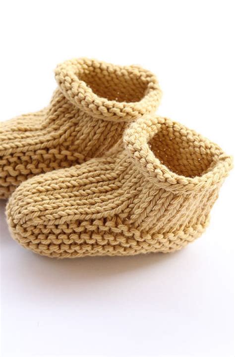 Baby Booties Knitting Pattern For Beginners | Handy Little Me