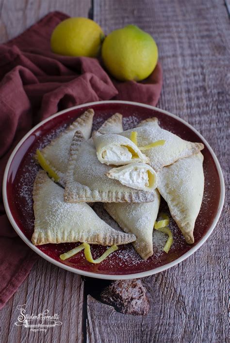 Ravioli Di Ricotta Dolci Al Limone Ravioli Di Carnevale Al Forno