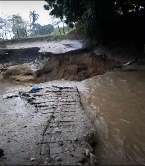 Colapsan Puentes Del Municipio De Villa Isabela Y Deja Varias