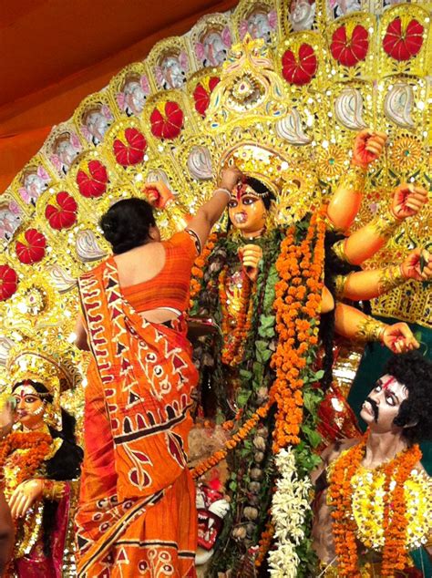 Durga Puja- West Bengal’s Biggest Festival | Kiva