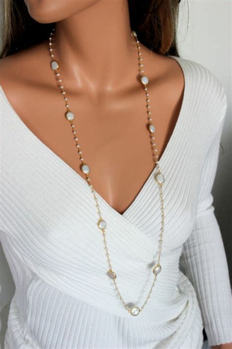 Collier De Perles Un Accessoire Glamour Qui Rehausse Votre Style