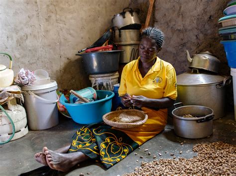 International Woman S Day How The Women Of Mozambique Are Learning To