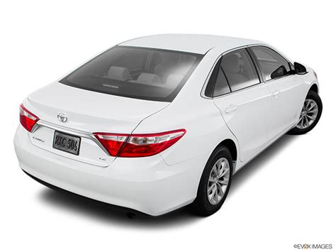 2016 Toyota Camry Reviews Price Specs Photos And Trims Drivingca