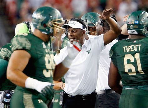 Willie Taggart's South Florida players bid him farewell as he departs ...