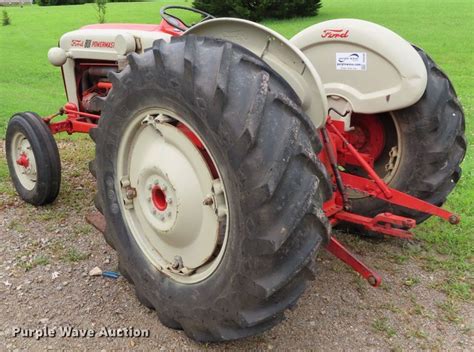 Ford 801 Powermaster Tractor In Tecumseh Ks Item Dh0286 Sold Purple Wave