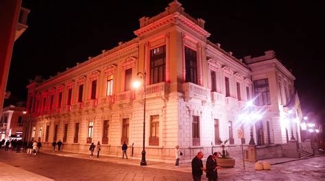 Reggio Calabria Palazzo Alvaro Si Illumina Di Rosso Per La Giornata