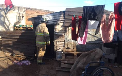 Policías Municipales logran sacar de un incendio a una mujer en