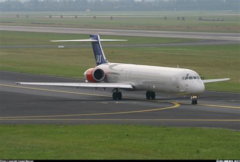 Mcdonnell Douglas Md 90 30 Scandinavian Airlines Sas Aviation