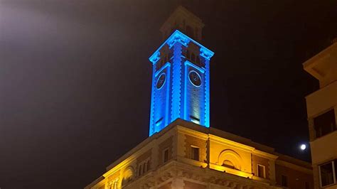 La Torre Dellorologio Si Illumina Di Blu Anche Bari Aderisce Alla