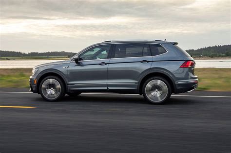 2020 Volkswagen Tiguan Pictures - 74 Photos | Edmunds