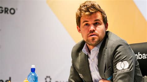 Magnus Carlsen Resigns From Chess Match Against Hans Niemann The