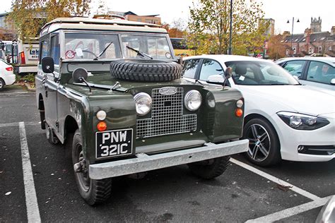 PNW321C Photos Land Rover Series II United Kingdom