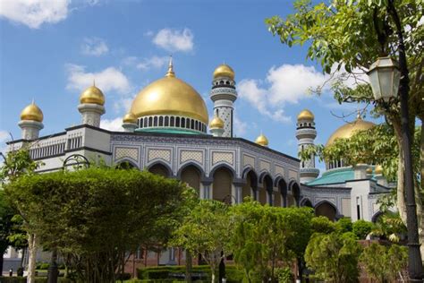 Brunei Mosques & My Potential Conversion to Islam | Edventure Project