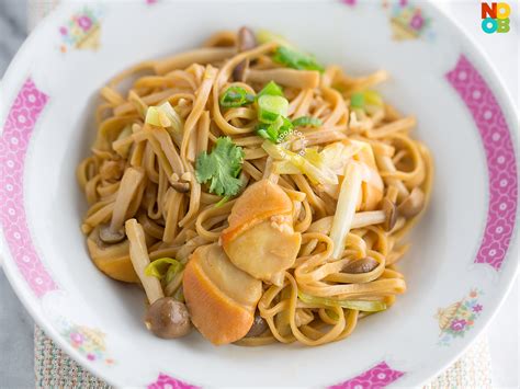 Ee Fu Noodles With Pacific Clams Recipe NoobCook