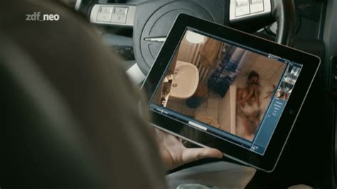 Naked Annika Blendl in Kommissarin Heller Der Beutegänger