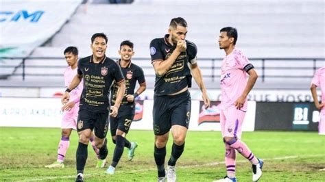 Wallace Costa Jadi Pahlawan Dalam Laga Psis Kontra Persita Tangerang