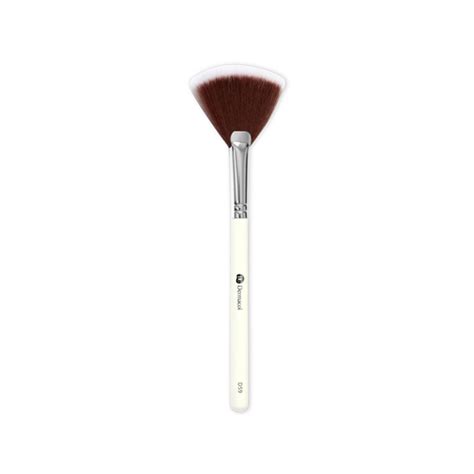 Dermacol D59 Fan Brush четка за хайлайтър за жени monna bg