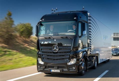 Mercedes Self-Driving Actros Semi Truck | Pictures, Specs | Digital Trends